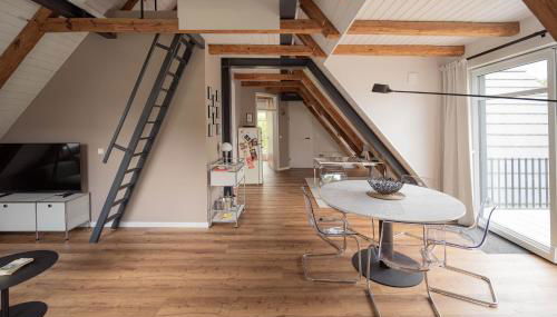 Traumhafte Ferienwohnung am Park, großer Balkon, voll ausgestattete Küche, Schreibtisch, WiFi, Smart TV, Carport, Wallbox, Fahrräder - Foto 4