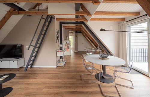 Traumhafte Ferienwohnung am Park, großer Balkon, voll ausgestattete Küche, Schreibtisch, WiFi, Smart TV, Carport, Wallbox, Fahrräder - Foto 4