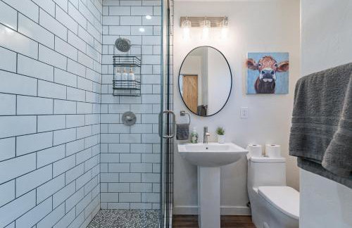 Downtown Bungalow -Duplex - EV Charger - Foto 47