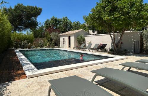 Gîtes Amour de Provence - Piscine et jardin - Foto 1