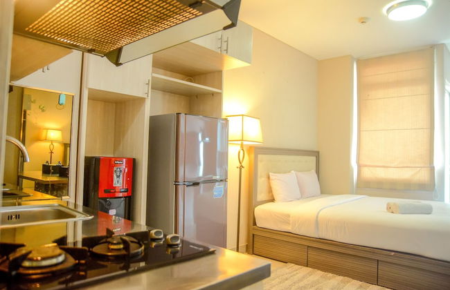 Prime Location Studio Apartment at Elpis Residence near Ancol - Photo 8