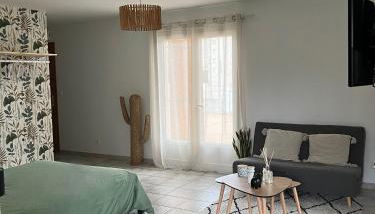 Grand studio avec véranda et parking - Photo 2