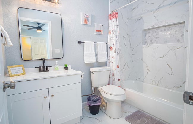 Charming 3br/1ba Close to Vibrant Downtown - Foto 12