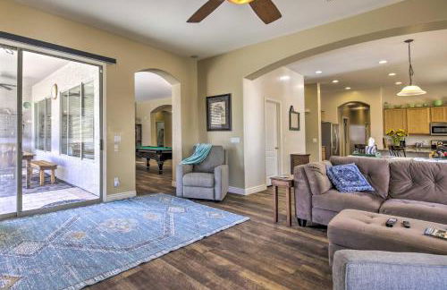 Pool Table, Yard and Grill Luxe Queen Creek Escape - Foto 6