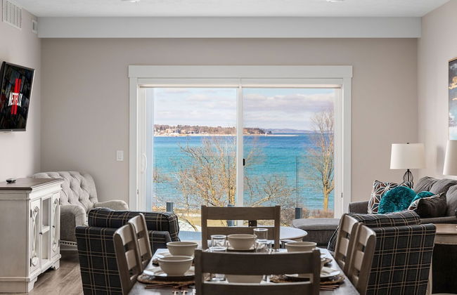 539 Bay St. Lake View Condo Unit 203E - Foto 8