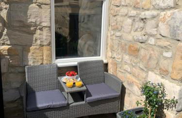 The Anchorage - sea views and beach on doorstep - Photo 22