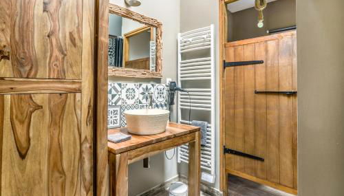 Gîte L'écurie avec spa privatif - Foto 4, Shower, wardrobe