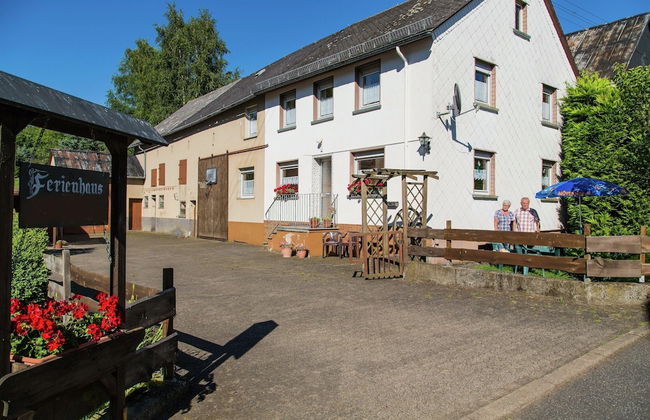 Spacious Holiday Home in Ulmen Near the Centre - Foto 18