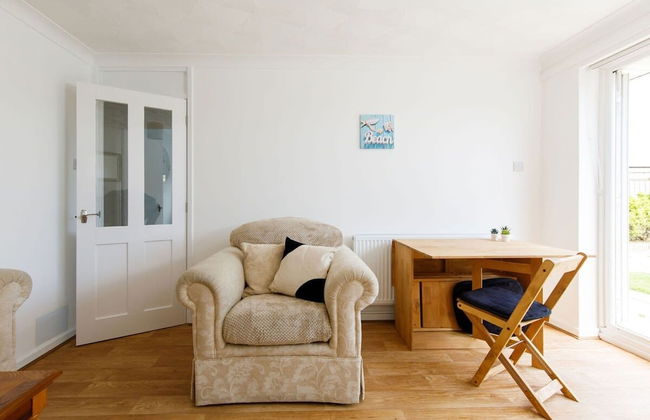 Seaside Retreat 2 Mins to Beach - Photo 45