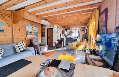 Very comfortable, fully equiped two bed appartement in private chalet entire floor Near La Clusaz, Grand Bornand, Annecy and lake and private terrace Bbq - Foto 22