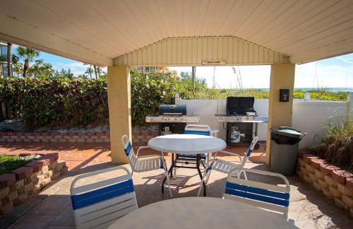 Sunset and Beach view apartment 402 - Photo 19