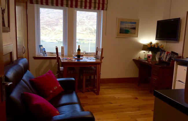 Lochedge Lodge - Photo 5