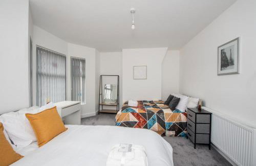 Modern 4 Bedroom House Sleeps 10 Free Parking Liverpool - Foto 72