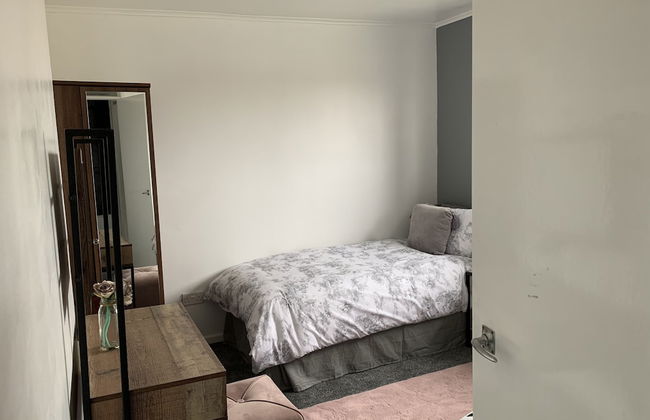 House - Sleeps 5, Parking & Private Garden - Foto 4