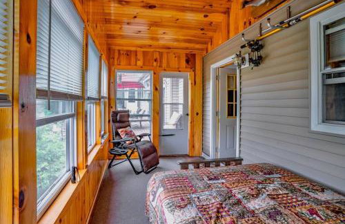 Spacious 5 Bedroom Cabin with Riverview & Black Lake Access - Foto 50