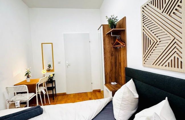 Comfy 4BR 10 Min Transport to Stadthalle - Photo 10