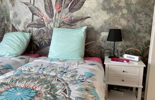 Le Mun,3 étoiles-T2-60m2-balcon-parking-wifi-linge-produits-face à la gerdarmerie-vue cathedrale - Foto 13