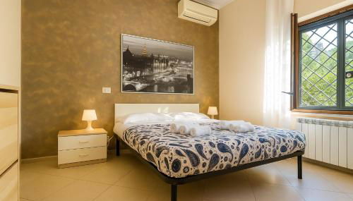 Free parking 5 minutes from the bus stop - Foto 2