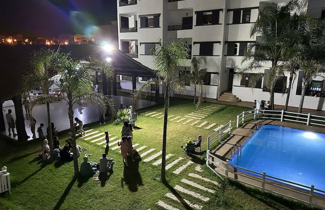 Luxurious Scandinavian-style pool & play - Photo 23