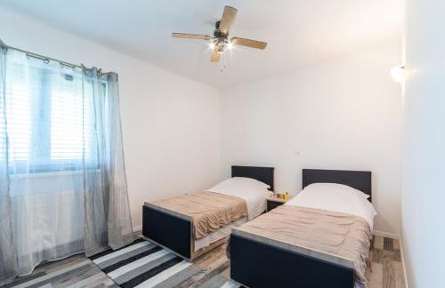 Villa Maslina with private pool on quiet location - by TA Leut Agency - Foto 4