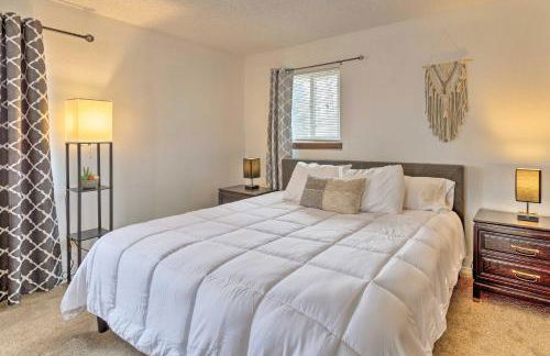 Family-Friendly Aurora Vacation Rental with Yard! - Foto 20