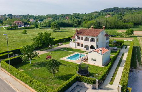 5 Bedroom Nice Home In Karojba - Foto 9