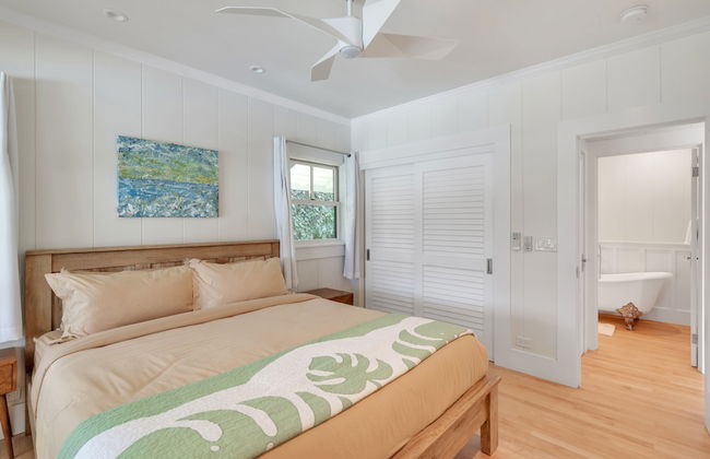 Gorgeous Renovated 1937 Plantation Style Beach House 50 Steps To The Center Of The Beach 5 Bedroom Home by RedAwning - Foto 12