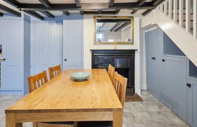 Host Stay Spring Bank Cottage - Photo 5