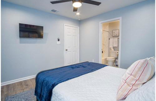 Spacious Delightful 4 BR/ 3 BA Close to Downtown - Foto 30