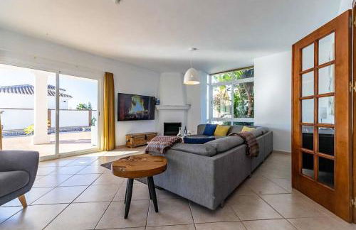 88-Exclusive Villa with Private Pool in Mijas, Malaga - Photo 5