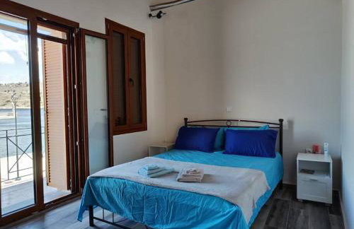 Seafront two-storey house in Kardamyla - Foto 29