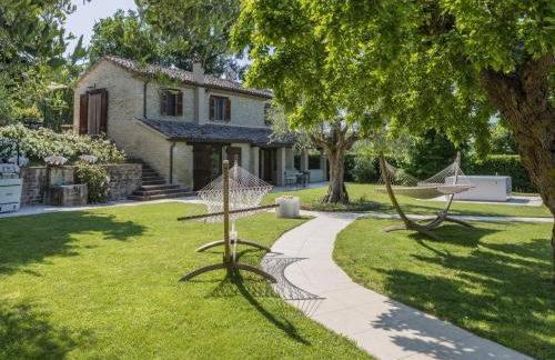 Scenic villa with heated pool - Foto 32