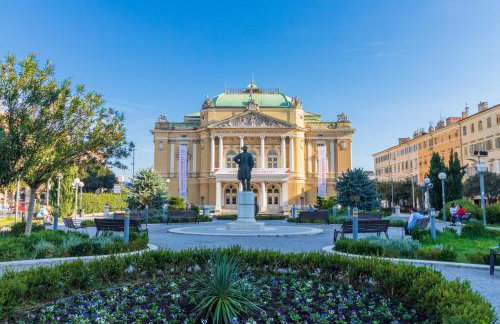 Aura Apartment - Photo 31