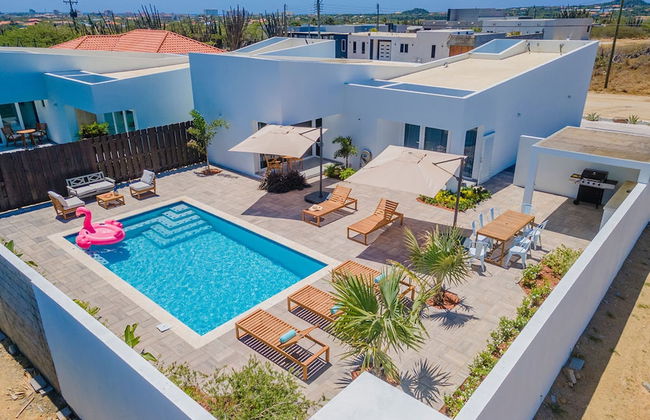 3BR 3BA Newly Built w Private Pool 5 min 2 Beach - Foto 4