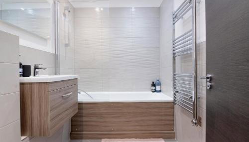 Spacious, 3 bedroom, 2 bathroom, Surbiton - Foto 5