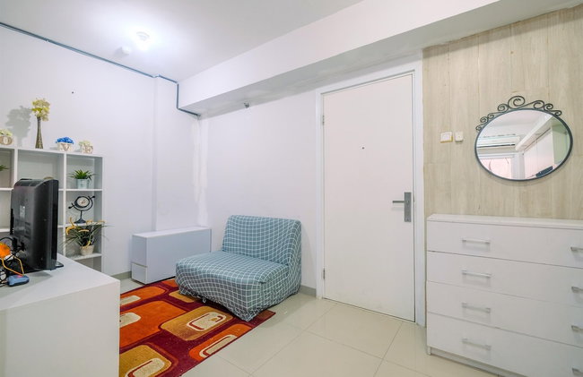 Furnished Green Pramuka 1BR Apartment with Modern Style and City View - Foto 14