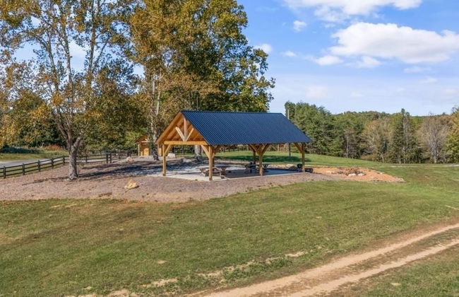 Ruby's Retreat - 2 Bedrooms, 1.5 Baths, Sleeps 8 by RedAwning - Foto 17