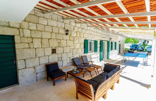Charming stone house with private pool & jacuzzi - Holiday Home Vera - Photo 5