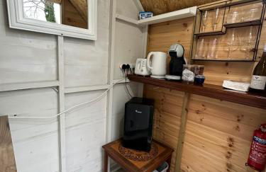 The Telephone exchange very quaint hot tub stay - Foto 6