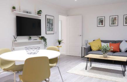 Lovely 2 Bed Apartment w Garden near Northampton - Photo 22