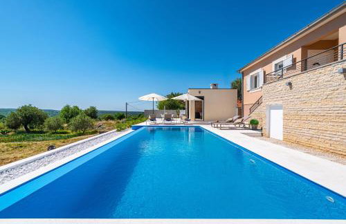 Villa Matea - heated pool, peace, view - Photo 24