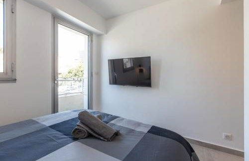 LB Vacation Rentals I Cannes Center, Renovated Apartment with Balcony, Ideal for Holidays or Congress! - Photo 23
