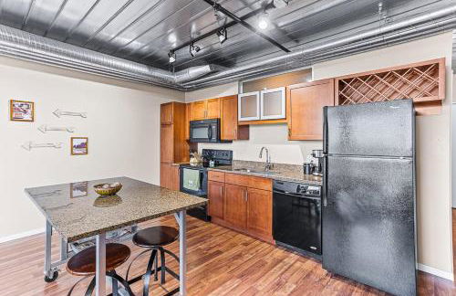 6 Modern Apts - 12 Beds w Parking - Near Kerrytown - Foto 9