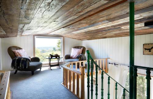 Extraordinary Huts Ltd - Photo 35