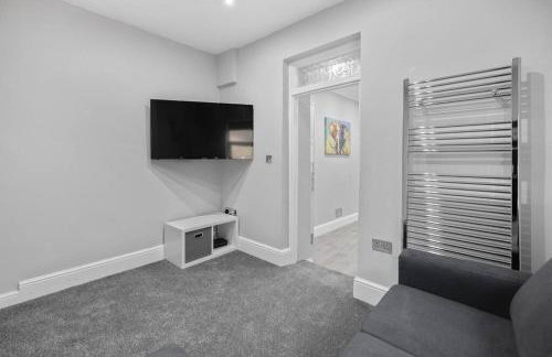 Brand New Huge 2 Bedroom Ground Floor Flat - Foto 19