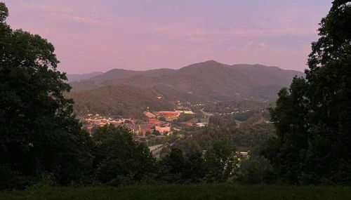 2 Bedroom Apartment overlooks WCU and Cullowhee NC - Smoke and Pet free - Foto 5