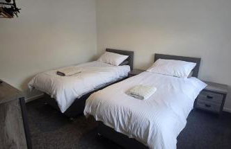 The Glen - Contractor Haven with Fast WiFi & Easy Parking by Hosterooo - Foto 11