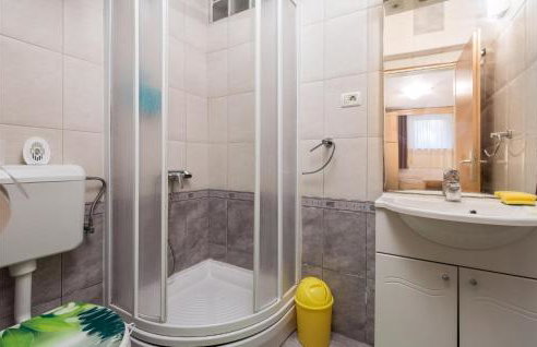 Beautiful Apartment In Punta Kriza - Foto 24