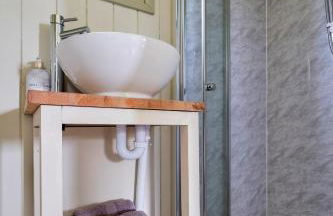 Finest Retreats - Hay and Hedgerow Glamping - Foto 19