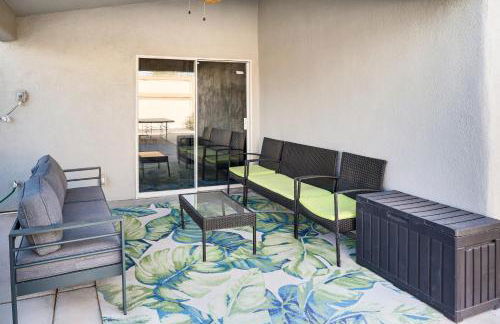 4,300-Sq-Ft Villa in West Vegas with Pool and Games! - Foto 37